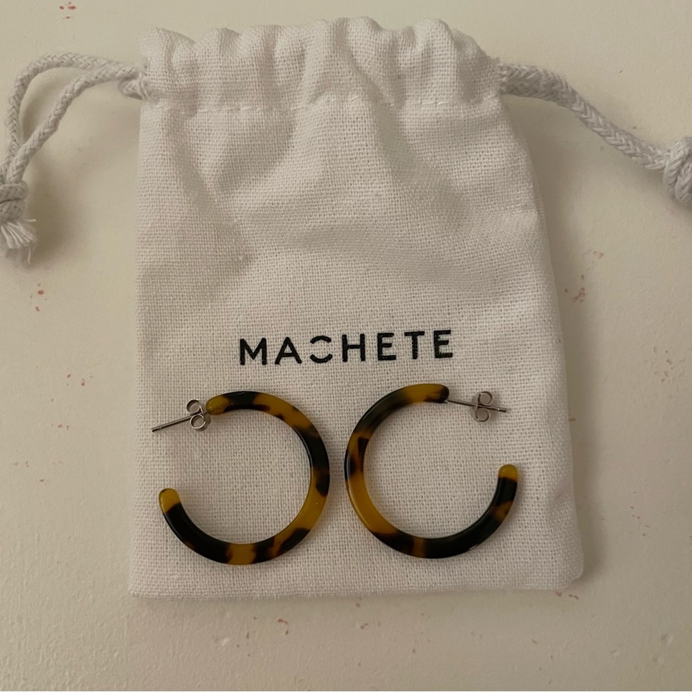 Machete Clare Mini Hoop Earrings - Noir Tortoise